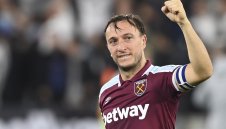 Марк Нобъл се завърна в Уест Хем