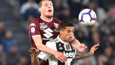 Режат носа на звезда на Юве