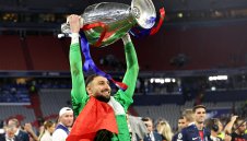 Манчестър Сити следи Донарума