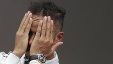 Хамилтън карал със затворено око