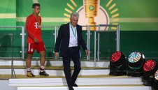 Хайнкес: Имаше дузпа, но да не обвиняваме съдията