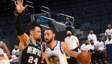 Къри се развихри с 46 и отново е най-добър реализатор в НБА