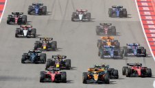 Хамилтън и Норис се опитаха, но Макс грабна победа №50