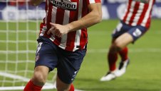 Бербатов за Суарес: Барса прояви неуважение и сега си плаща