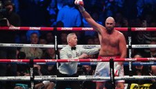 „Краля на циганите“ отново го направи: Тайсън Фюри нокаутира Дилиън Уайт