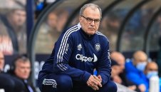 Лудия пристигна в Англия за преговори с Карамелите