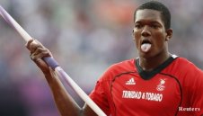 Олимпийският шампион в хвърлянето на копие се издъни