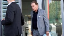 Призоваха Кирил Домусчиев да си тръгне от БФС