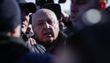 Венци Стефанов към Галин Иванов: Гальо, миришат ти краката