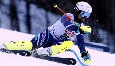 Алберт Попов шести на слалом в Италия