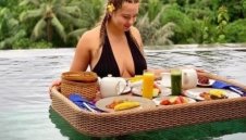 Златно момиче се похвали със страхотна новина + СНИМКИ