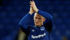 Евертън ще преглежда оферти за Рууни 