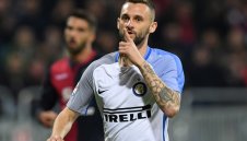 Арсенал и Евертън точат лиги за Брозович