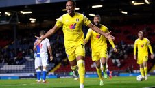 Фулъм вкара 7, Черешките с първа загуба за сезона в Чемпиъншип