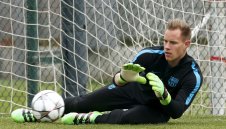 Въртележка: Тер Стеген в Ливърпул, Куртоа в Барса?