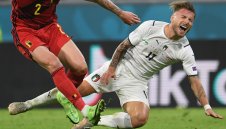 Подиграват Имобиле заради чудотворно "възстановяване"