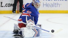 Георгиев със суха мрежа в НХЛ