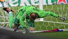 Ливърпул си върна вярата, Барса се сблъска с реалността