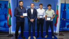 Министър Пешев награди тенисистите Иван Иванов и Александър Василев