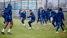 Левски тръгна по следите на национал