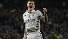 Юнайтед прави мечтана халфова линия с Тони Кроос