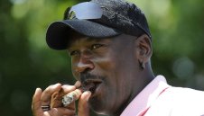 Голямо сърце: Въздушния дари 2 000 000 долара