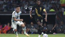 Пропуск на Лаутаро подлуди мрежата