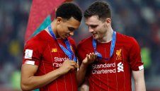 Играчите на Ливърпул още не могат да преживеят изпуснатата титла през миналия сезон