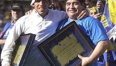 Марадона идва в Англия да гледа Тевес