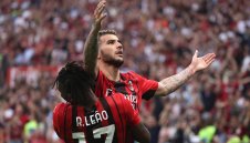 Милан тресна Аталанта и докосна титлата