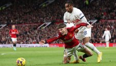 Спорните ситуации на "Олд Трафорд" вчера, не са дузпи