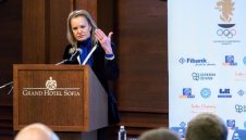 Нов скандал: Стефка Костадинова отново се заяде с Весела Лечева