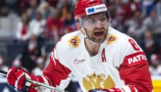 Противниците треперят: Овечкин се завръща на леда