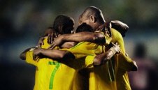 Найк пусна еко-фланелки, направени от рециклирана пластмаса