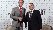 Кристияно е безмилостен, дере кожи в хотела си