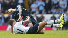 Объркани "граждани" бяха брутално пребити в Лондон