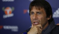 Мрънкало! Конте надул главата на Абрамович