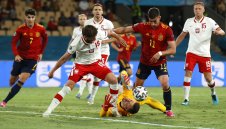 Испания и Полша със самоубийствено реми, и ВАР не успя да помогне на "Ла Фурия"