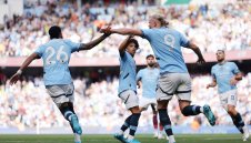 Ипсуич ядоса Ман Сити и после изяде голям бой, Холанд заби хеттрик