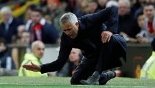 Моуриньо укрепва Юнайтед със защитници от Милан и Интер