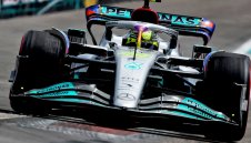 В Мерцедес сериозно се чудят за колата за догодина