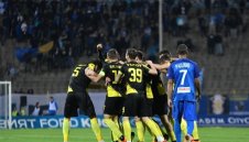 Вутов "виси" за Левски