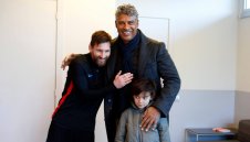 Рийкард се поклони пред Меси: Ти си Бог! + СНИМКИ