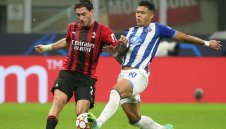 Защитник на Милан падна на терена и притесни всички в клуба