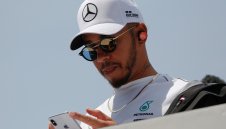 Люис притеснен: Вече не сме най-бързите