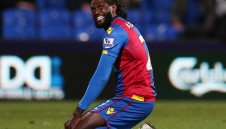 Палас изпусна Евертън у дома