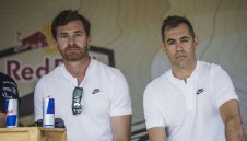 Вилаш-Боаш се заби в дюна и отпадна на рали Дакар