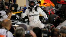 Ботас изненада Люис в Бахрейн