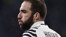 Игуаин се мъчи срещу Барса + ВИДЕО