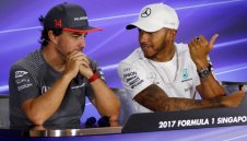 Хамилтън иска Алонсо в битката в челото